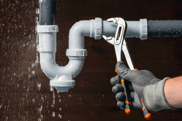 Professional Gas Line Repair technician working in Woodson, IL